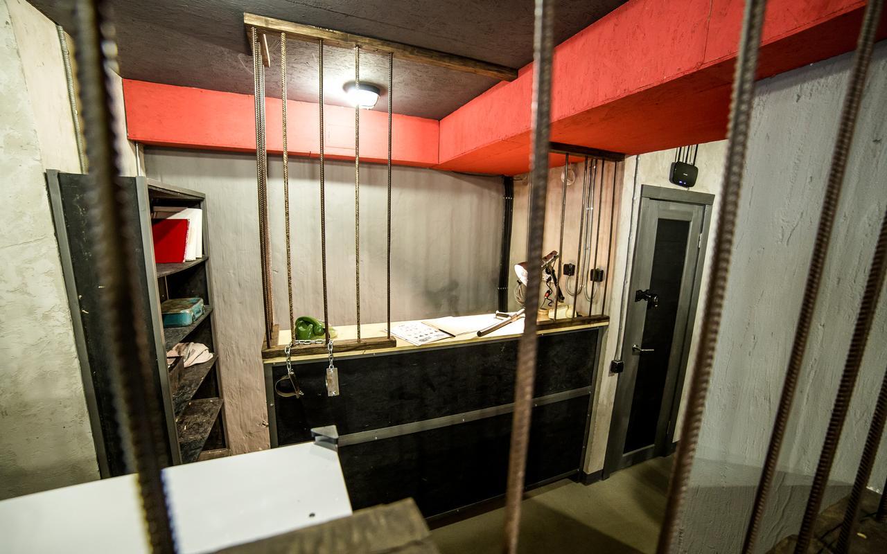 Lviv Loft Prison Hostel Exterior photo