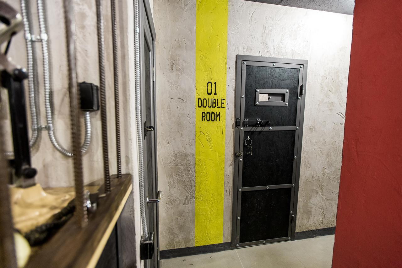 Lviv Loft Prison Hostel Exterior photo